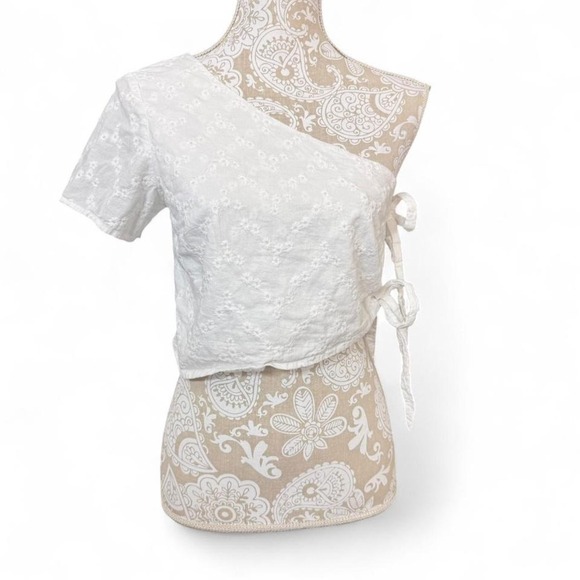 Show Me Your MuMu Tops - Show Me Your Mumu White Off the Shoulder Side Tie Cropped T Shirt Size Medium